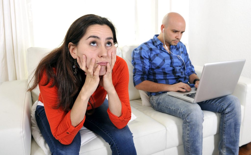 Er ist desinteressiert, gleichgültig und kalt, aber ich gebe die Hoffnung nicht auf