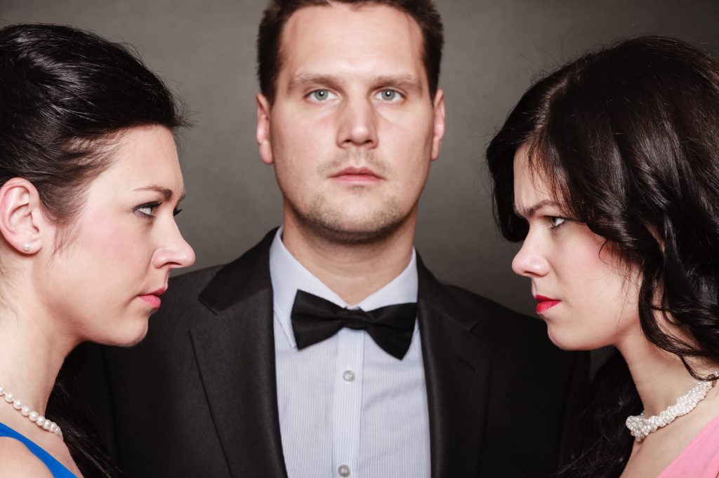 Zwischen zwei Frauen: Ich kann mich nicht entscheiden, will beide nicht verlieren