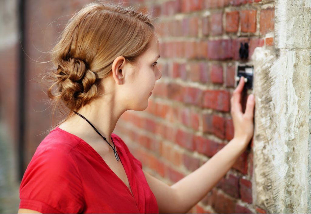 Ich will wieder Kontakt zu meinem Ex, warum geht er so auf Abstand?