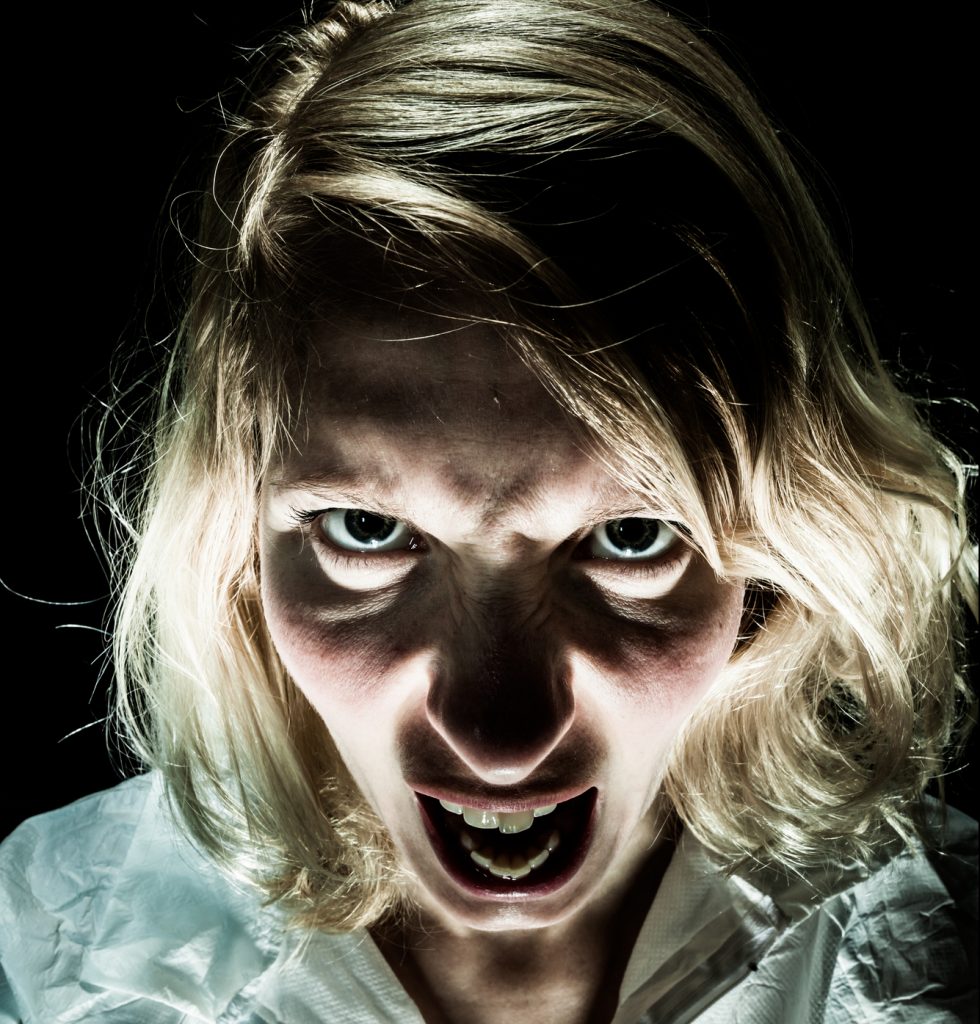 Meine Freundin ist so zickig und ich mag eine andere – gleich trennen oder warten?