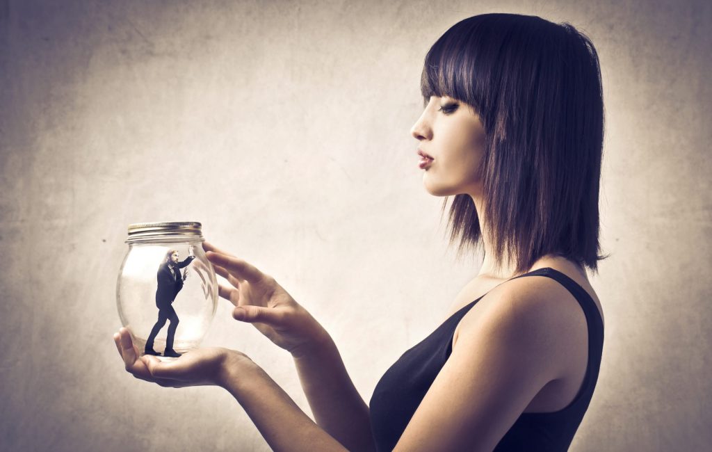 Weil mein Penis z.Zt. nicht einsatzfähig ist, will meine Freundin ihren Ex-Lover treffen!