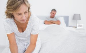Auch für langjährige Ehepaare kann es gefährlich sein, wenn im Bett nichts mehr läuft oder die Frau keinen Sex mehr will