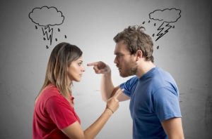 Bei einem Streit oder Konflikt zwischen Mann und Frau gibt es oft gegenseitige Schuldzuweisungen