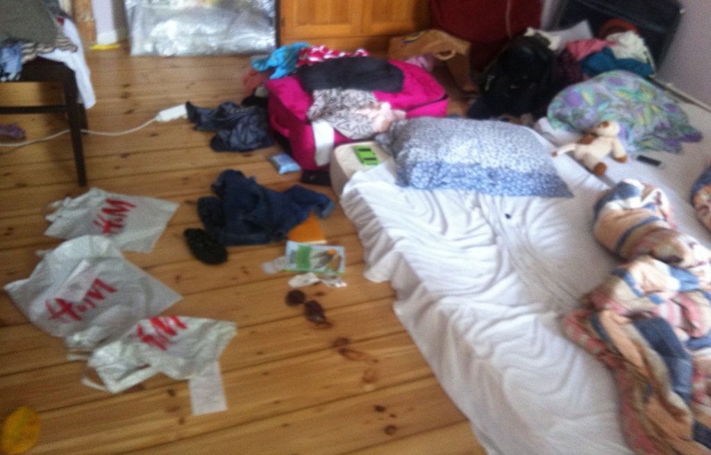 Zusammenziehen, obwohl sie so unordentlich ist?