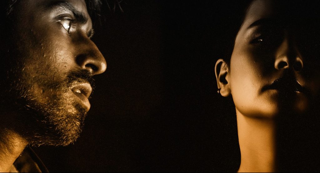 Warum ist sie so kalt, wenn ich meine Eifersucht zeige?