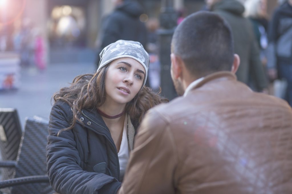 Er zögert mit Beziehung, weil er enttäuscht wurde, ich zögere, weil er nicht von Liebe redet