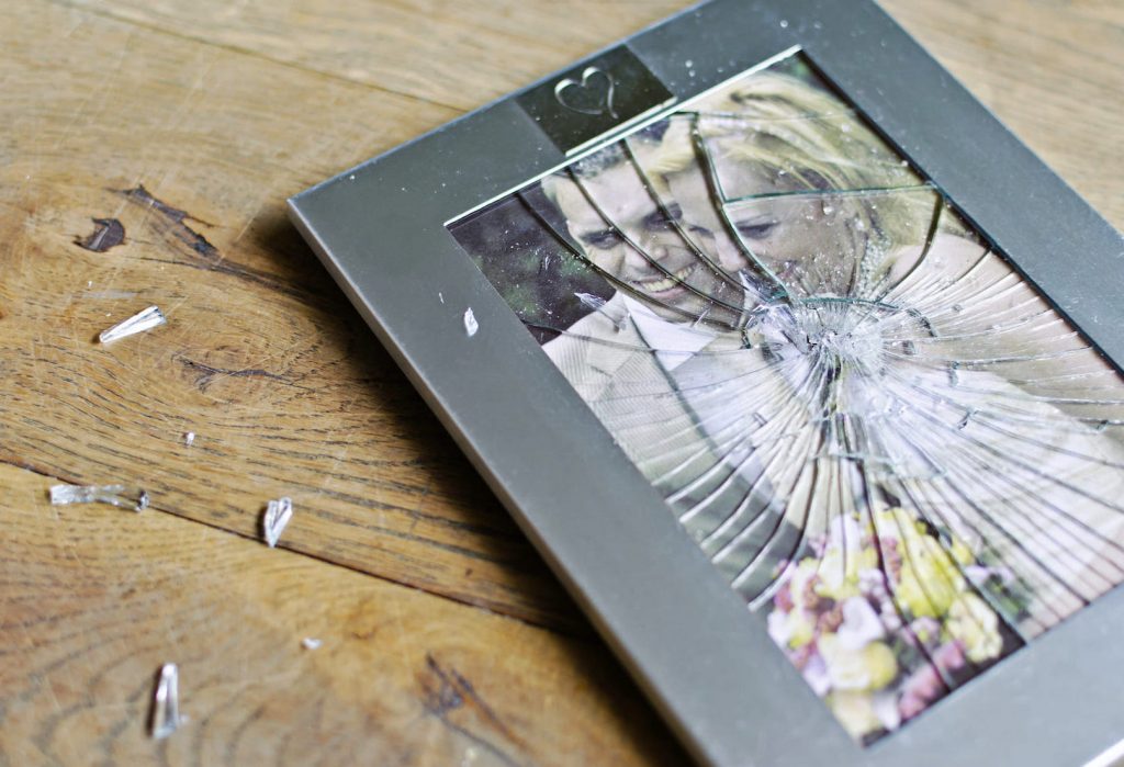 Nach 25 Jahren ging er zu einer anderen, angeblich fühlte er sich neben mir einsam